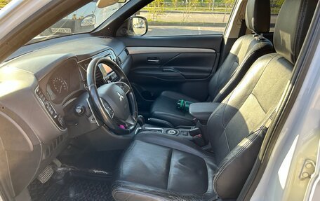 Mitsubishi Outlander III рестайлинг 3, 2012 год, 1 410 000 рублей, 11 фотография