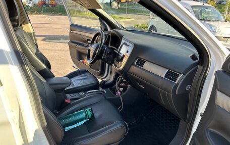 Mitsubishi Outlander III рестайлинг 3, 2012 год, 1 410 000 рублей, 18 фотография