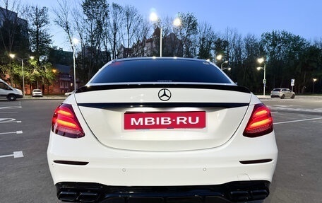Mercedes-Benz E-Класс, 2018 год, 4 000 000 рублей, 3 фотография