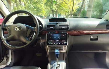 Toyota Avensis III рестайлинг, 2004 год, 960 000 рублей, 6 фотография