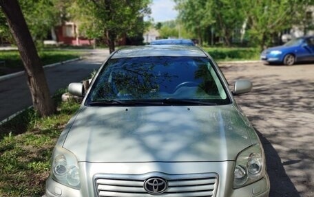 Toyota Avensis III рестайлинг, 2004 год, 960 000 рублей, 18 фотография