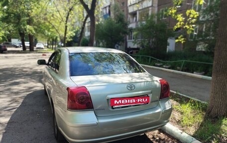 Toyota Avensis III рестайлинг, 2004 год, 960 000 рублей, 13 фотография