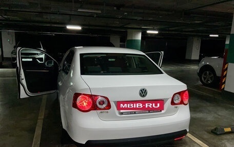 Volkswagen Jetta VI, 2010 год, 680 000 рублей, 13 фотография