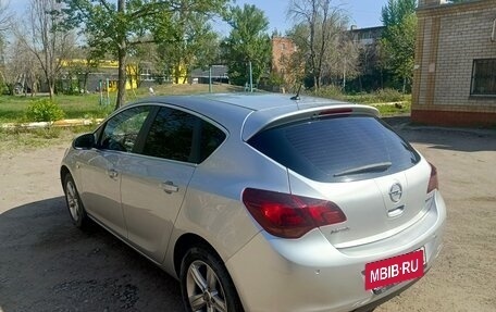 Opel Astra J, 2011 год, 655 000 рублей, 6 фотография