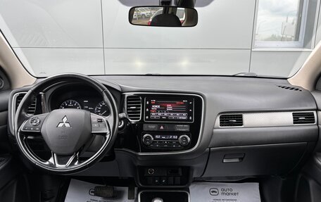 Mitsubishi Outlander III рестайлинг 3, 2018 год, 2 250 000 рублей, 19 фотография