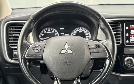 Mitsubishi Outlander III рестайлинг 3, 2018 год, 2 250 000 рублей, 23 фотография
