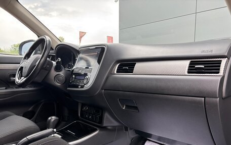Mitsubishi Outlander III рестайлинг 3, 2018 год, 2 250 000 рублей, 16 фотография