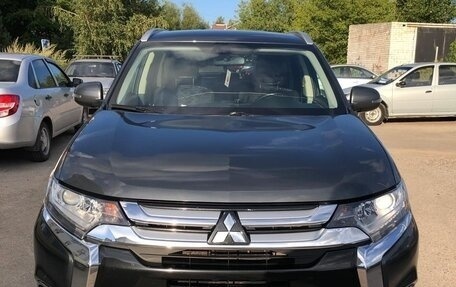 Mitsubishi Outlander III рестайлинг 3, 2018 год, 1 780 000 рублей, 1 фотография