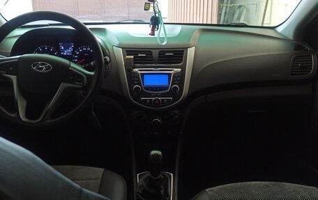 Hyundai Solaris II рестайлинг, 2011 год, 610 000 рублей, 6 фотография