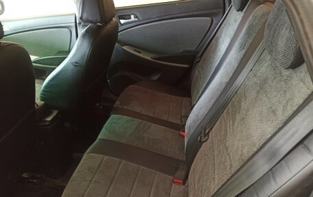 Hyundai Solaris II рестайлинг, 2011 год, 610 000 рублей, 5 фотография