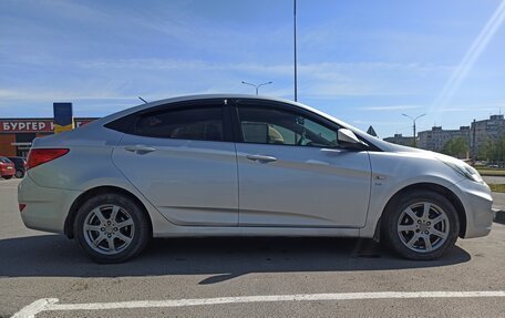 Hyundai Solaris II рестайлинг, 2011 год, 610 000 рублей, 8 фотография