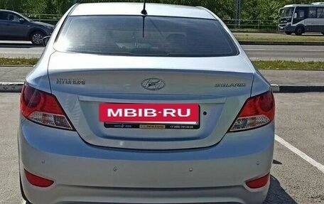 Hyundai Solaris II рестайлинг, 2011 год, 610 000 рублей, 2 фотография