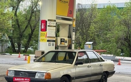 Audi 100, 1985 год, 115 000 рублей, 2 фотография