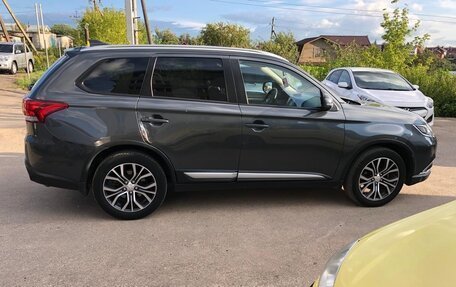 Mitsubishi Outlander III рестайлинг 3, 2018 год, 1 780 000 рублей, 3 фотография