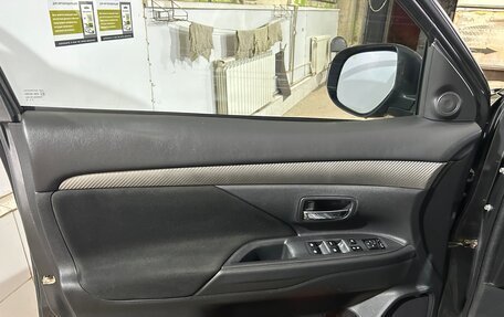Mitsubishi Outlander III рестайлинг 3, 2018 год, 1 780 000 рублей, 14 фотография