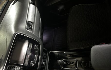 Mitsubishi Outlander III рестайлинг 3, 2018 год, 1 780 000 рублей, 13 фотография