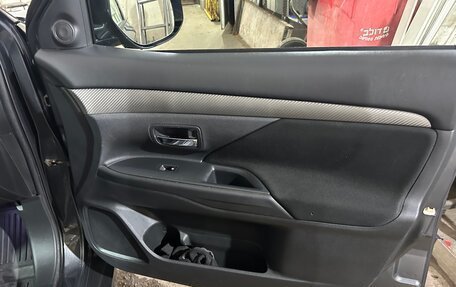 Mitsubishi Outlander III рестайлинг 3, 2018 год, 1 780 000 рублей, 17 фотография