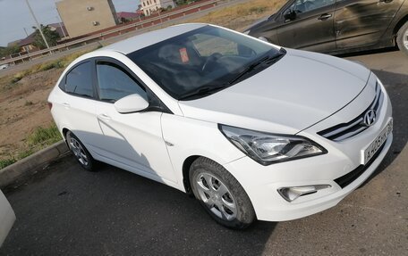 Hyundai Solaris II рестайлинг, 2015 год, 695 000 рублей, 4 фотография