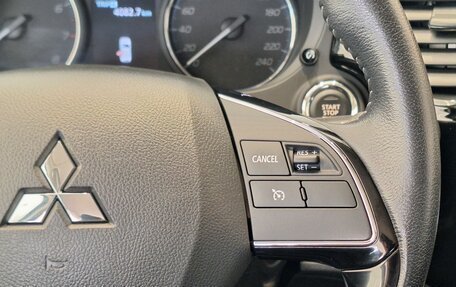 Mitsubishi Outlander III рестайлинг 3, 2018 год, 1 899 000 рублей, 20 фотография