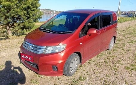 Honda Freed I, 2010 год, 945 000 рублей, 3 фотография