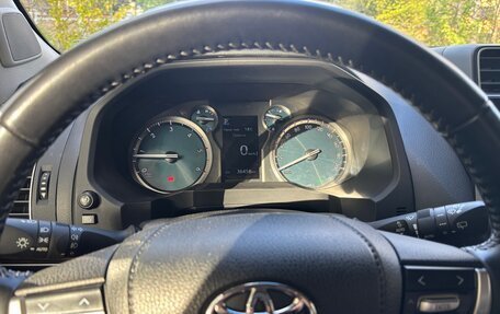 Toyota Land Cruiser Prado 150 рестайлинг 2, 2020 год, 7 350 000 рублей, 3 фотография