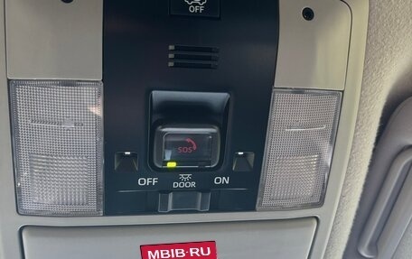 Toyota Land Cruiser Prado 150 рестайлинг 2, 2020 год, 7 350 000 рублей, 6 фотография