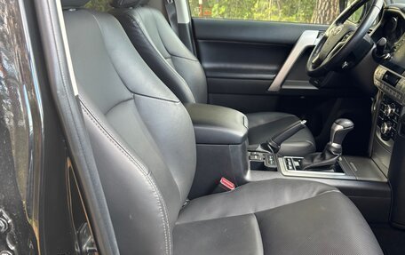 Toyota Land Cruiser Prado 150 рестайлинг 2, 2020 год, 7 350 000 рублей, 16 фотография