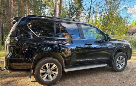 Toyota Land Cruiser Prado 150 рестайлинг 2, 2020 год, 7 350 000 рублей, 26 фотография