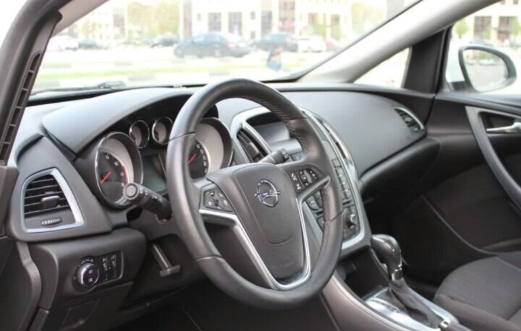 Opel Astra J рестайлинг, 2014 год, 950 000 рублей, 4 фотография