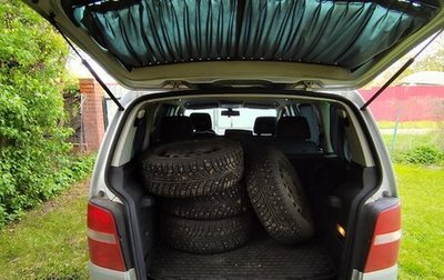 Volkswagen Touran III, 2003 год, 555 000 рублей, 1 фотография