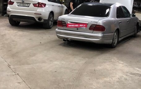 Mercedes-Benz E-Класс, 1996 год, 530 000 рублей, 2 фотография