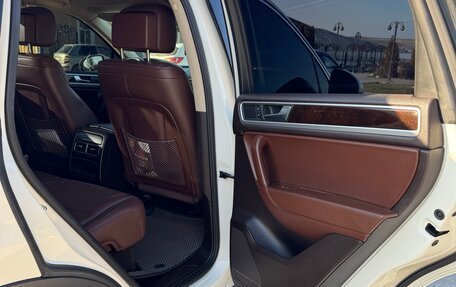 Volkswagen Touareg III, 2011 год, 2 480 000 рублей, 10 фотография