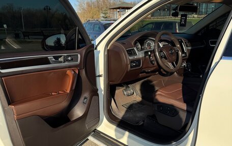 Volkswagen Touareg III, 2011 год, 2 480 000 рублей, 15 фотография