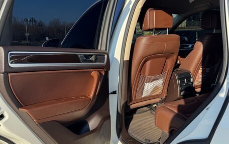 Volkswagen Touareg III, 2011 год, 2 480 000 рублей, 13 фотография