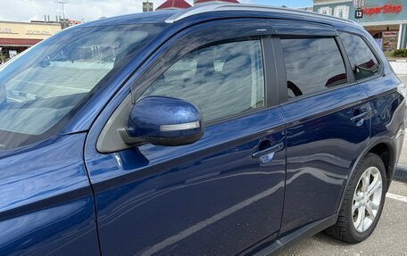Mitsubishi Outlander III рестайлинг 3, 2014 год, 1 000 000 рублей, 12 фотография