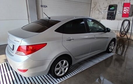 Hyundai Solaris II рестайлинг, 2013 год, 950 000 рублей, 16 фотография