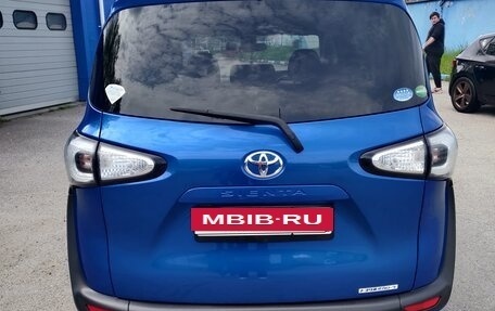 Toyota Sienta II, 2018 год, 1 350 000 рублей, 7 фотография
