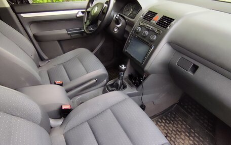 Volkswagen Touran III, 2003 год, 555 000 рублей, 19 фотография