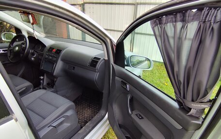 Volkswagen Touran III, 2003 год, 555 000 рублей, 18 фотография