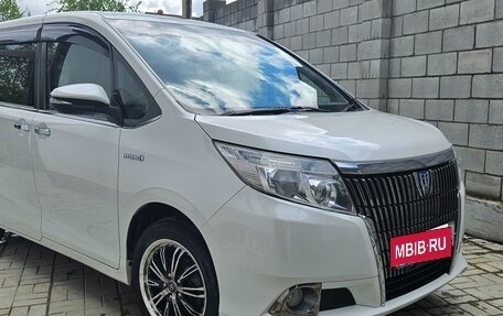Toyota Esquire I, 2015 год, 1 990 000 рублей, 8 фотография