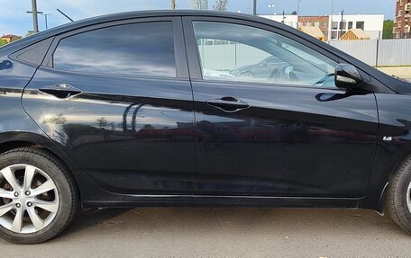 Hyundai Solaris II рестайлинг, 2011 год, 680 000 рублей, 3 фотография