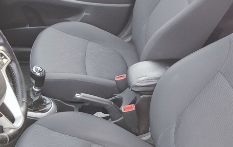Hyundai Solaris II рестайлинг, 2011 год, 680 000 рублей, 5 фотография