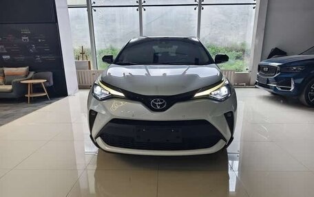 Toyota C-HR I рестайлинг, 2021 год, 1 980 000 рублей, 2 фотография