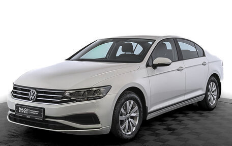 Volkswagen Passat B8 рестайлинг, 2021 год, 2 700 000 рублей, 1 фотография
