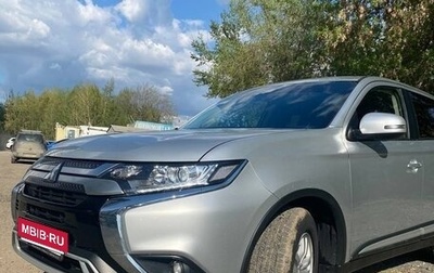 Mitsubishi Outlander III рестайлинг 3, 2018 год, 2 100 000 рублей, 1 фотография