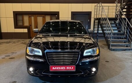 Chrysler 300C II, 2012 год, 1 550 000 рублей, 1 фотография
