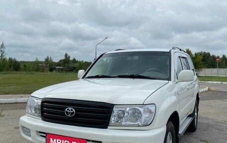 Toyota Land Cruiser 100 рестайлинг 2, 2001 год, 1 650 000 рублей, 1 фотография