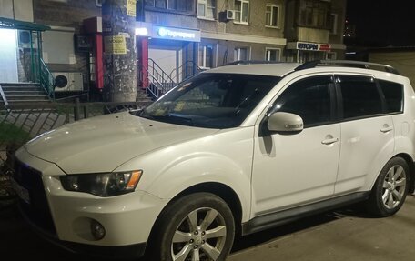 Mitsubishi Outlander III рестайлинг 3, 2012 год, 900 000 рублей, 1 фотография