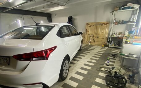 Hyundai Solaris II рестайлинг, 2018 год, 1 350 000 рублей, 5 фотография
