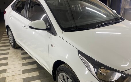 Hyundai Solaris II рестайлинг, 2018 год, 1 350 000 рублей, 8 фотография